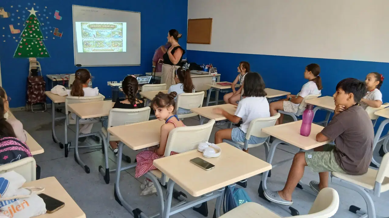 ÇYDD İzmir Şubesi, 285 çocuğu “Eğlen Öğren Yaz Etkinlikleri” ile buluşturuyor