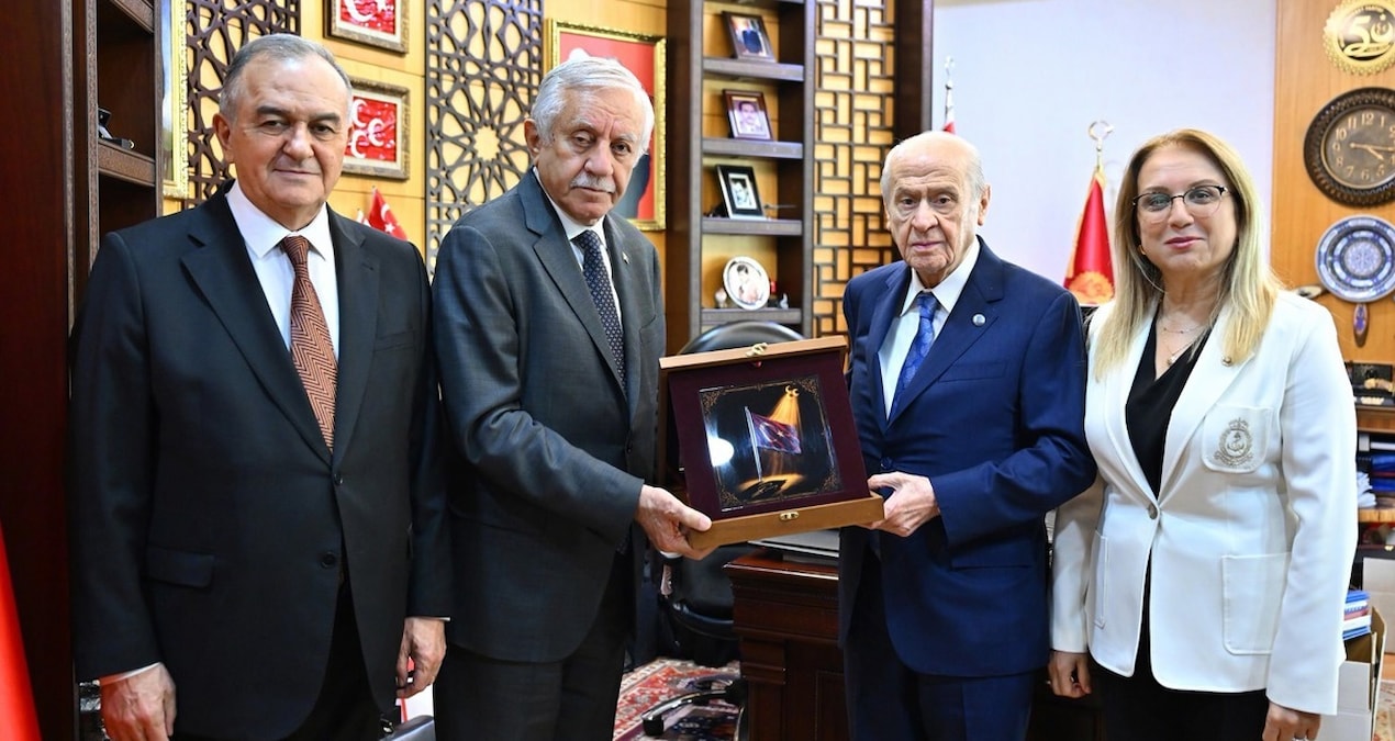 MHP TBMM Grubu’ndan, Bahçeli’ye özel hediye