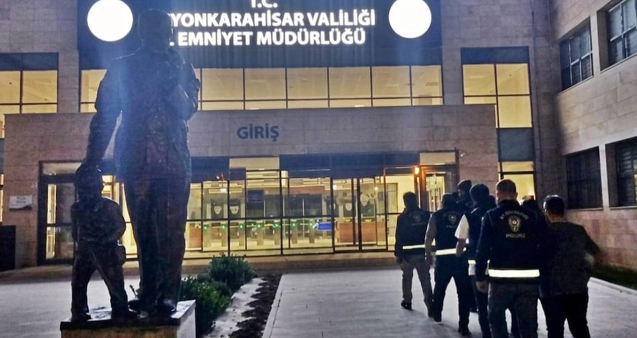 Oto sanayiye bırakılan araç çalındı, 3 şüpheli yakalandı